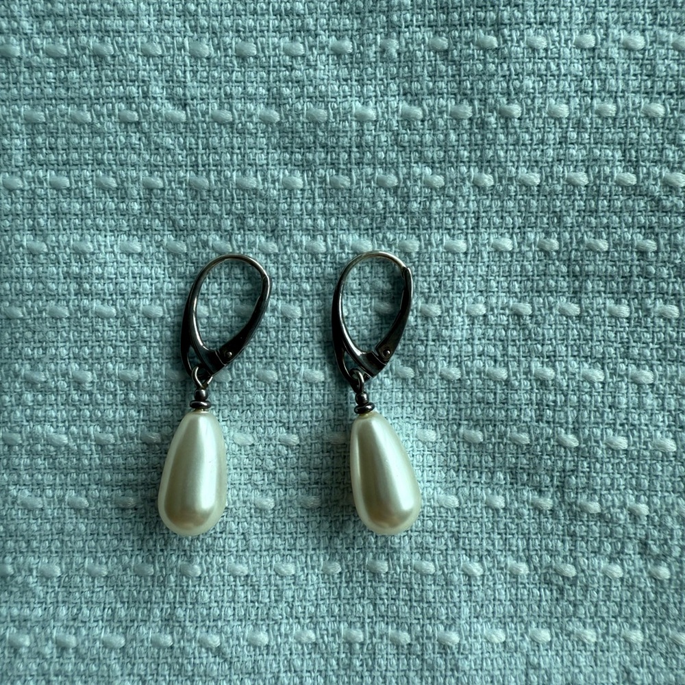 Sterling Silver Elegant Pearl Drop Earrings